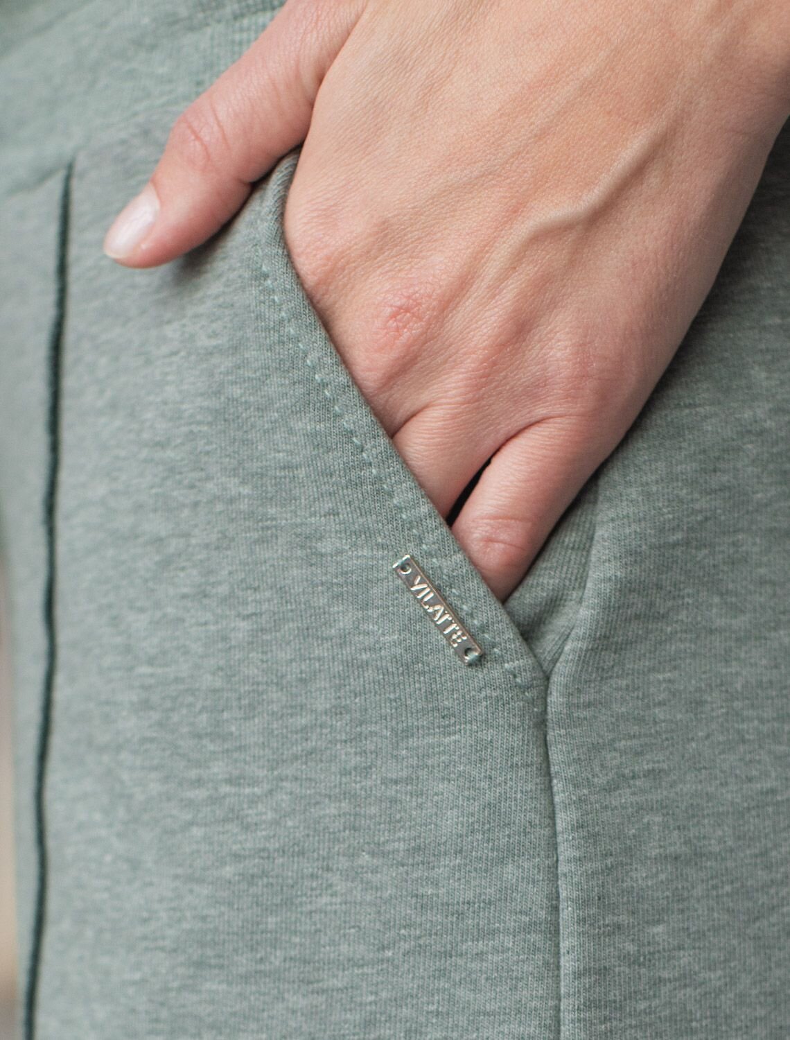 VILATTE Брюки 575108 D44.157 оливковый меланж