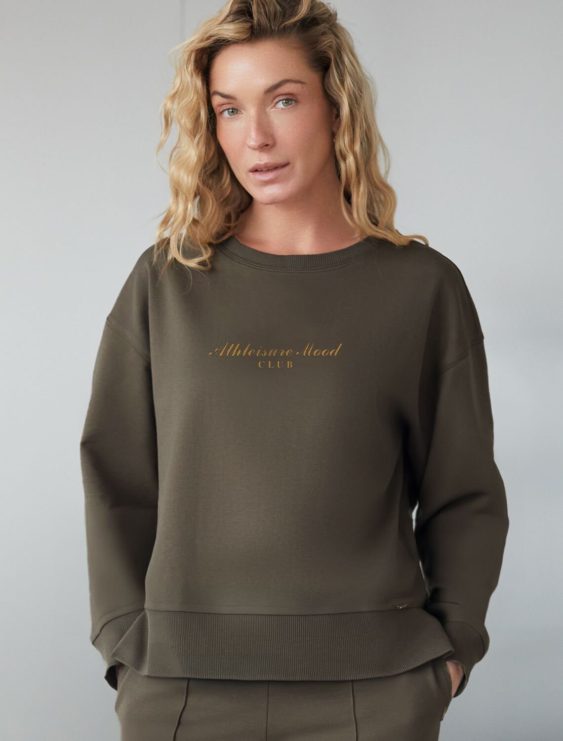 VILATTE Джемпер 575159 D49.167 хаки_athleisure mood