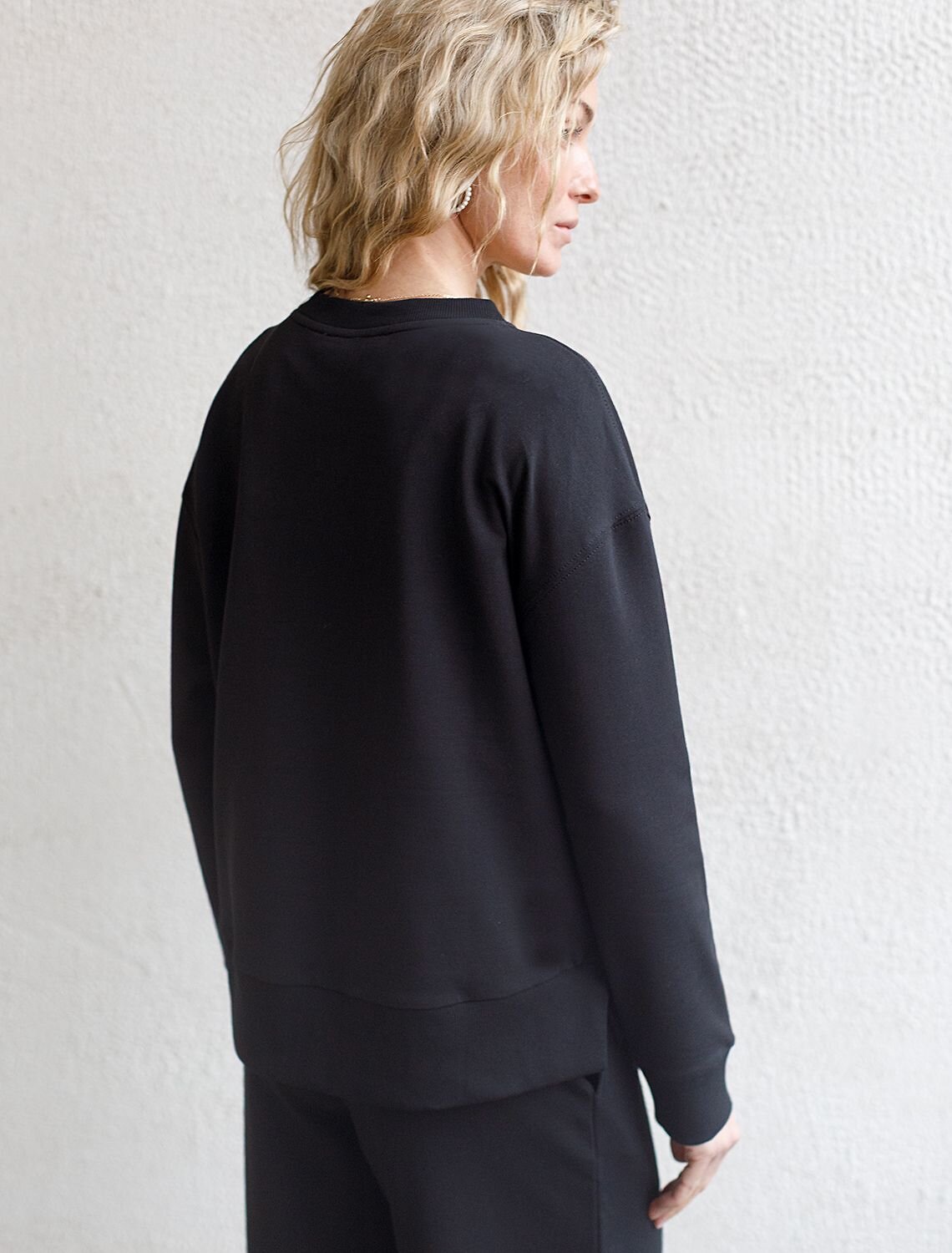 VILATTE Джемпер 575160 D49.167 черный_athleisure mood