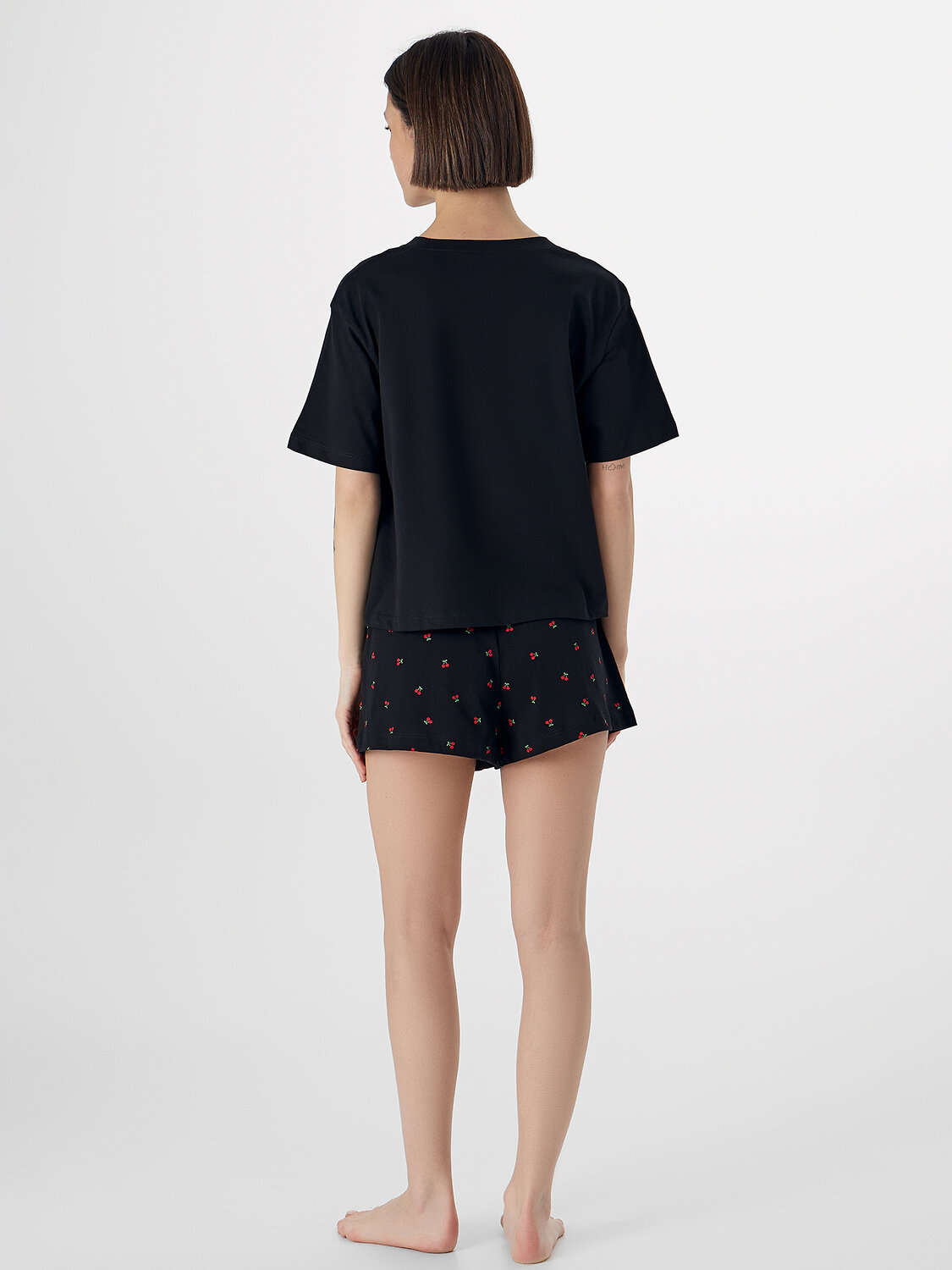 MARK FORMELLE Комплект 575345 592536 черный +вишенки на черном