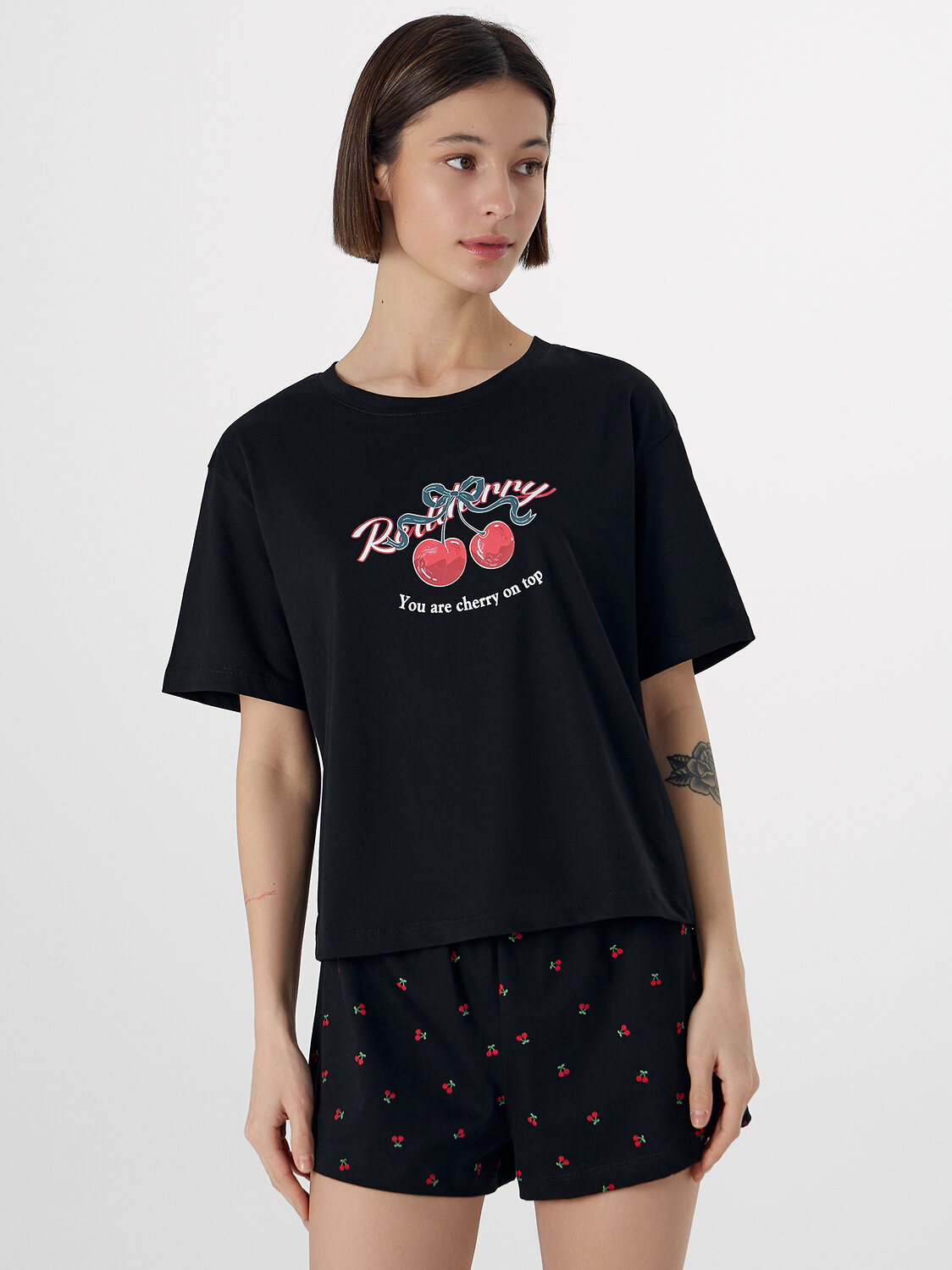 MARK FORMELLE Комплект 575345 592536 черный +вишенки на черном