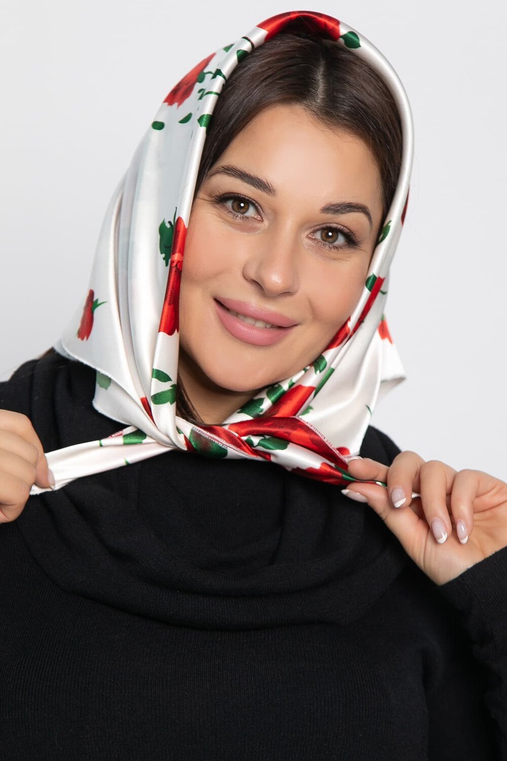 LT Collection Косынка 575408 КЗВ10-53М белый/красные цветы