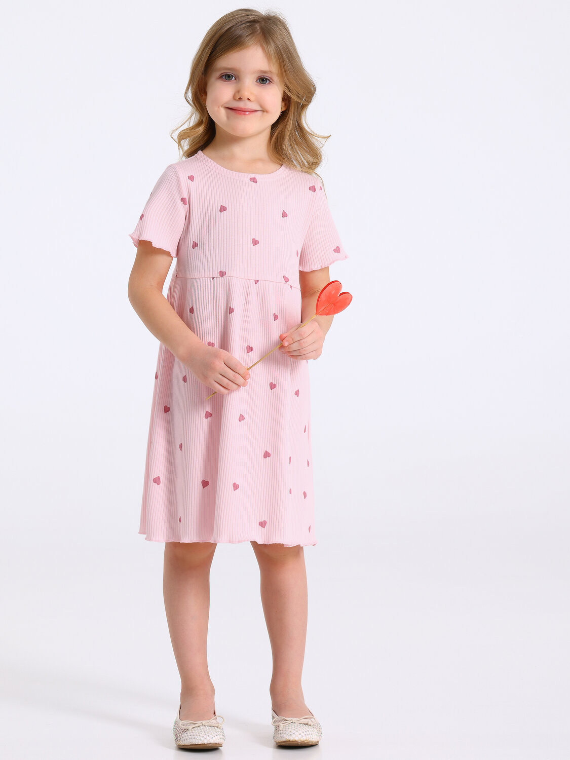 Апрель Платье 575451 1ДПК4967223н розовые сердечки на светло-розовом