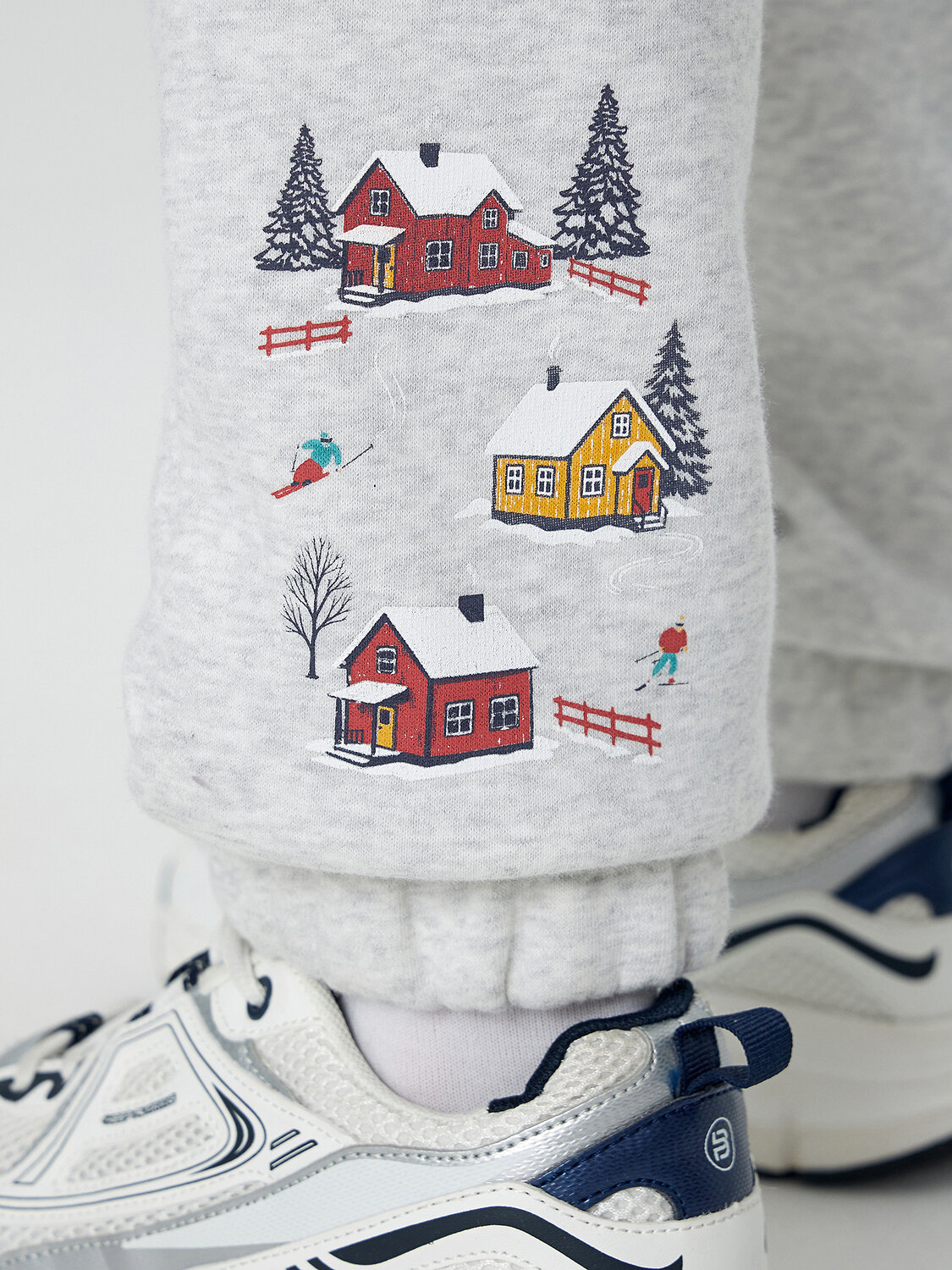 MARK FORMELLE Брюки 575481 182444 серый меланж+печать