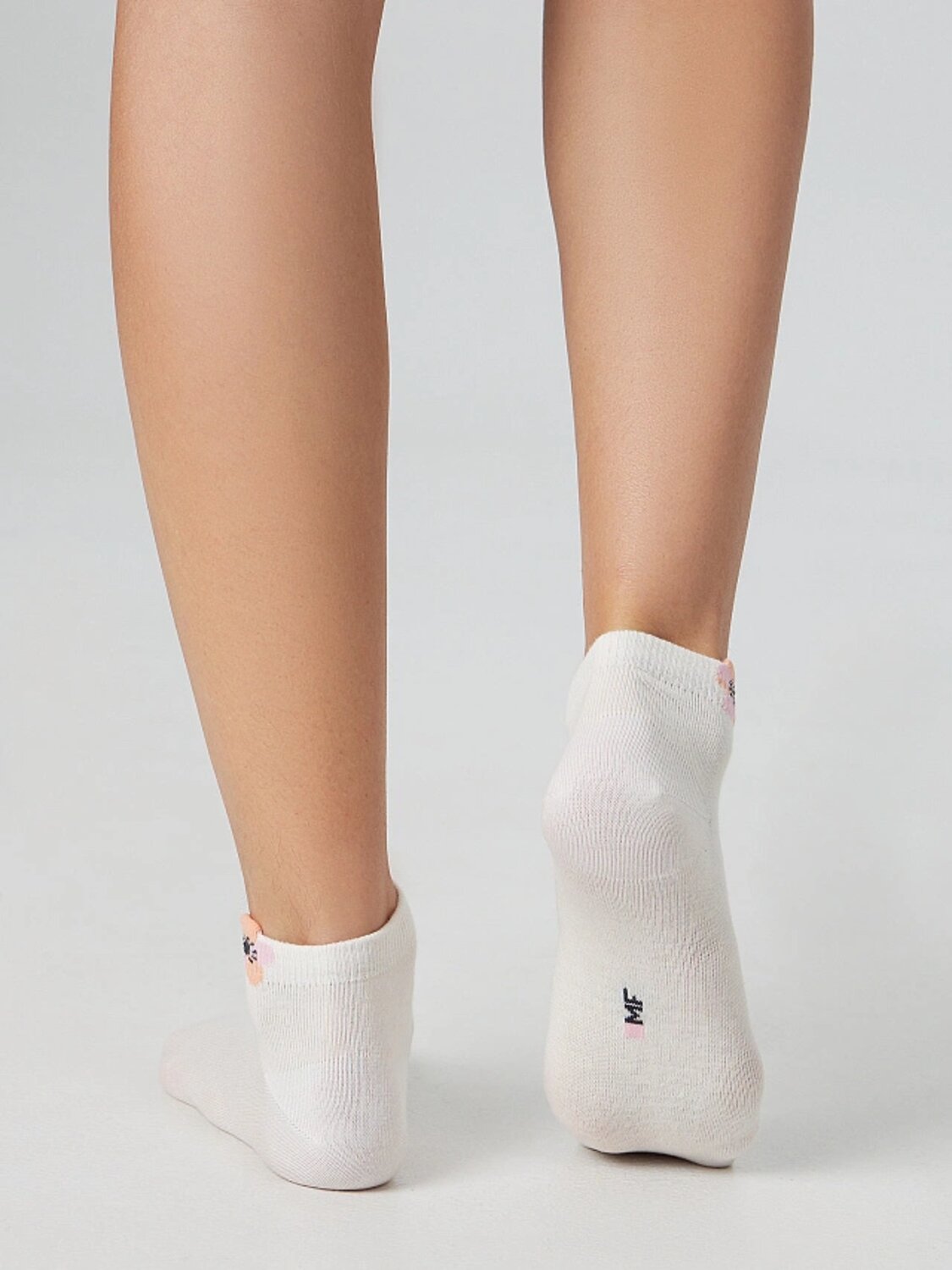MARK FORMELLE Женские носки 575694 300K-3125 молочный