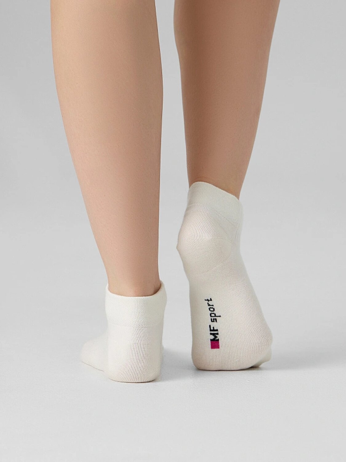 MARK FORMELLE Женские носки 575697 366C-1516 молочный