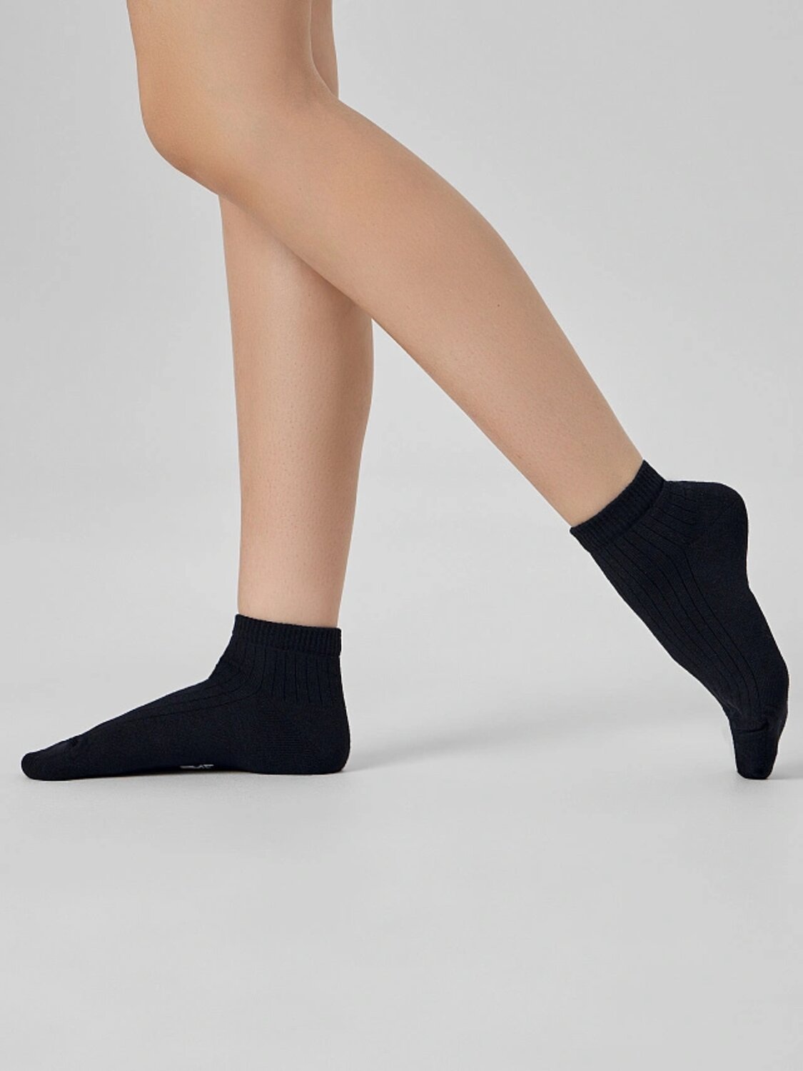 MARK FORMELLE Женские носки 575731 398K-3368 черный