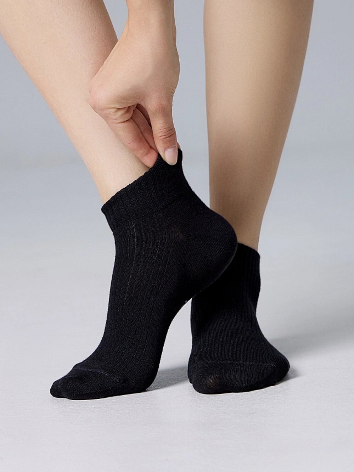 MARK FORMELLE Женские носки 575930 366A-1516 черный