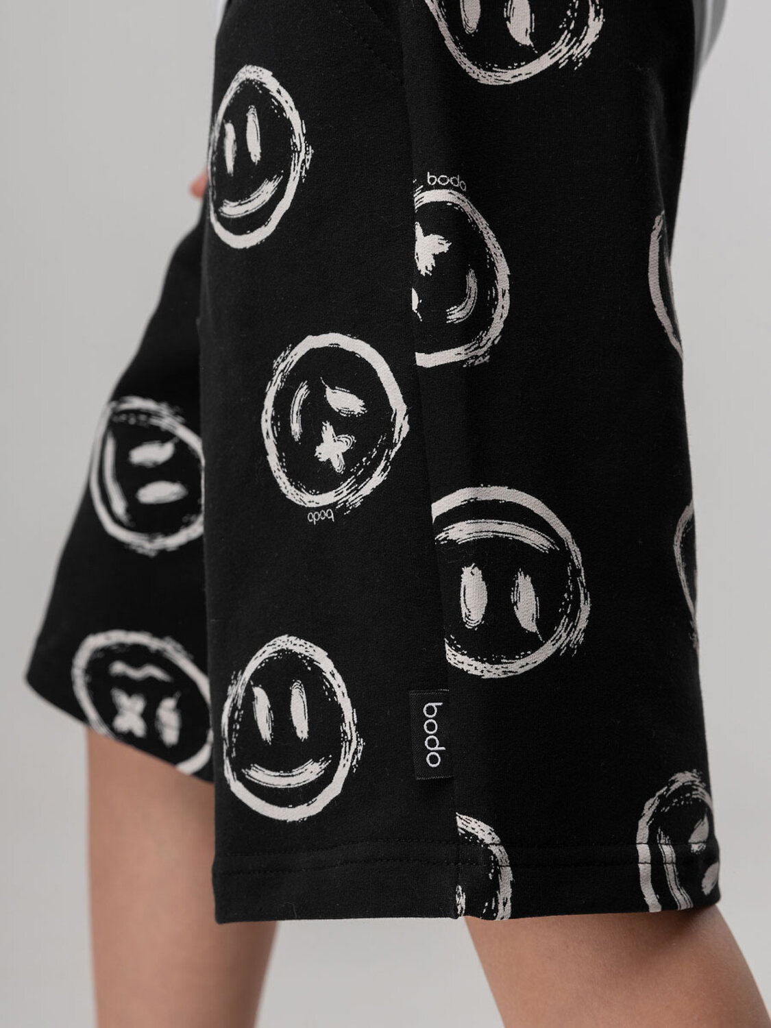 Bodo Шорты 576001 8-74МU черный (белый)