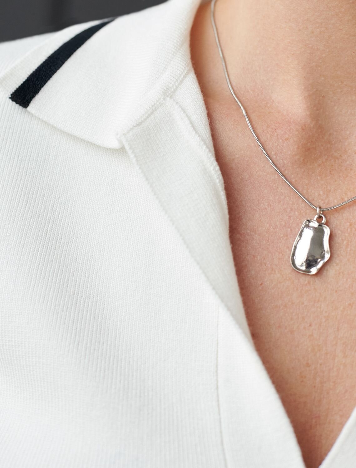 VILATTE Джемпер 576114 D39.389 белый