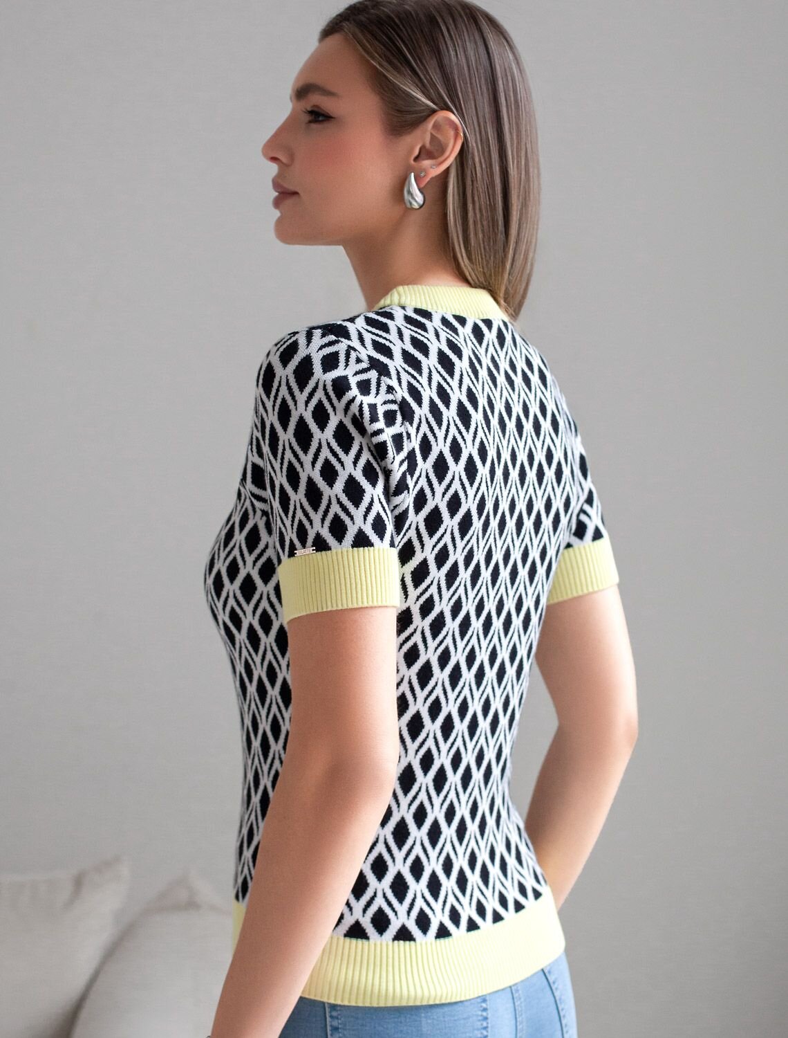 VILATTE Джемпер 576120 D39.402 белый-черный