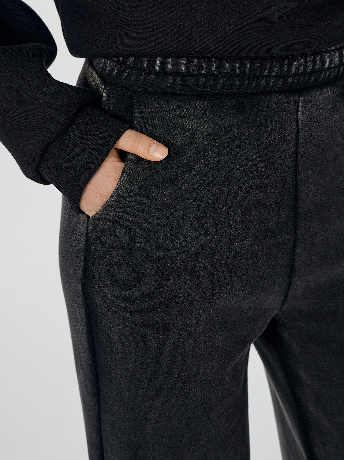 MARK FORMELLE Брюки 576432 182409 ACID WASH на черном