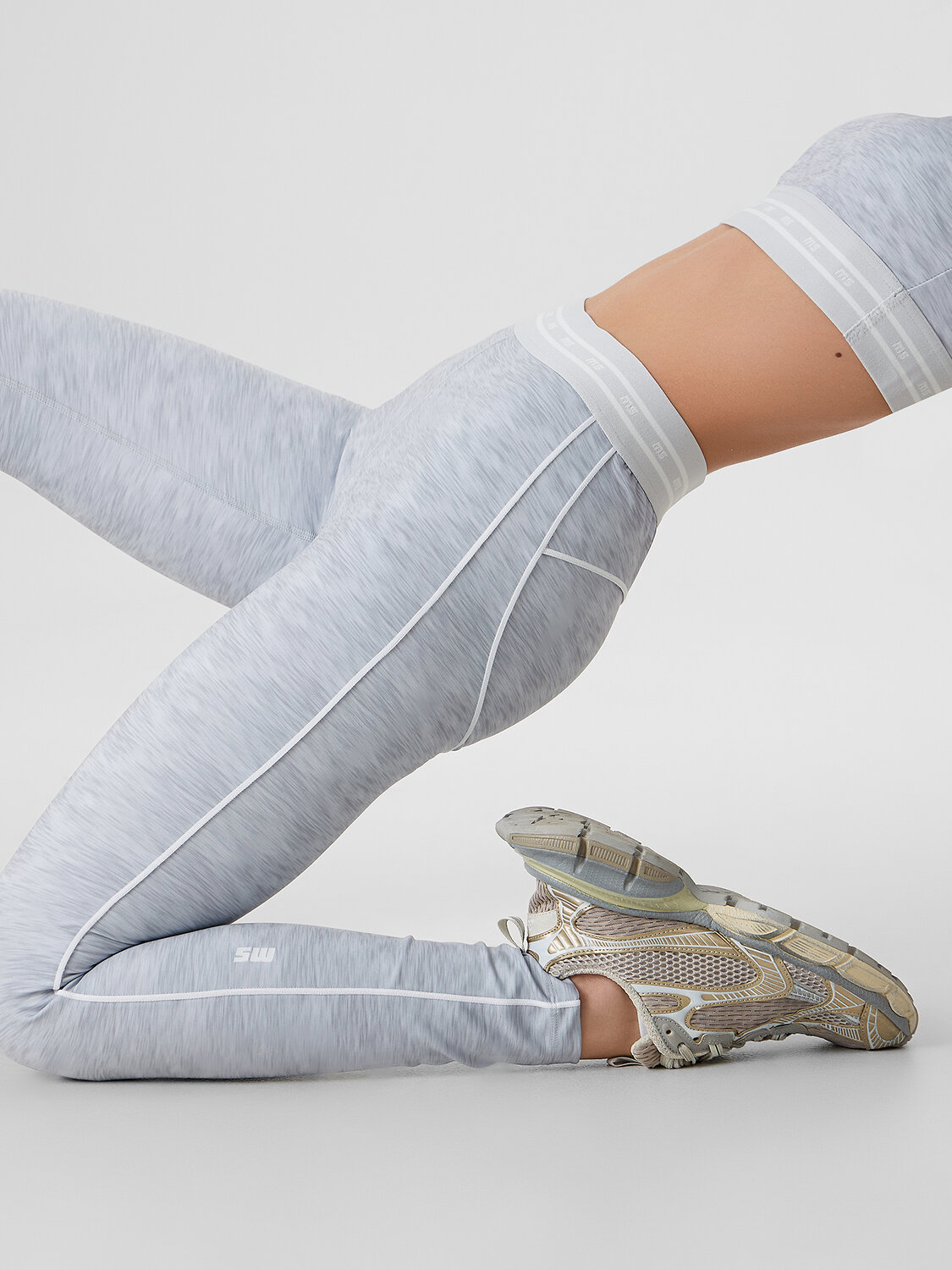 MARK FORMELLE Легинсы 576716 342236 серый меланж +печать