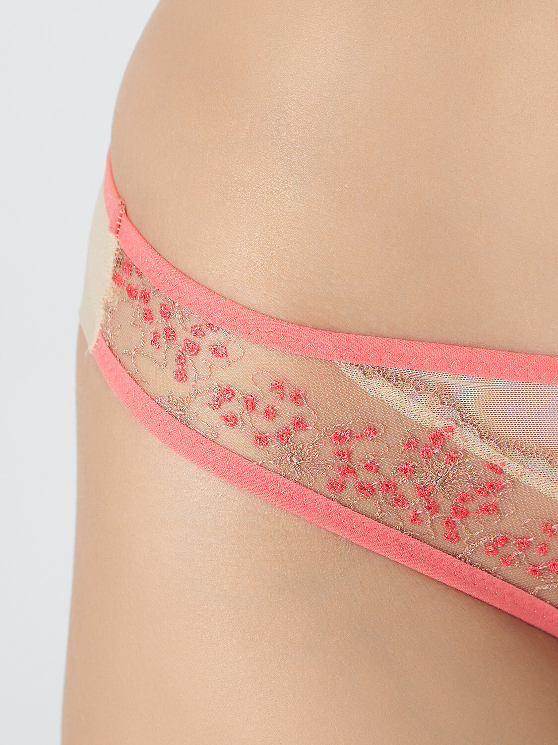 MARK FORMELLE Трусы 576748 412469-1 коралловые цветочки на пудре