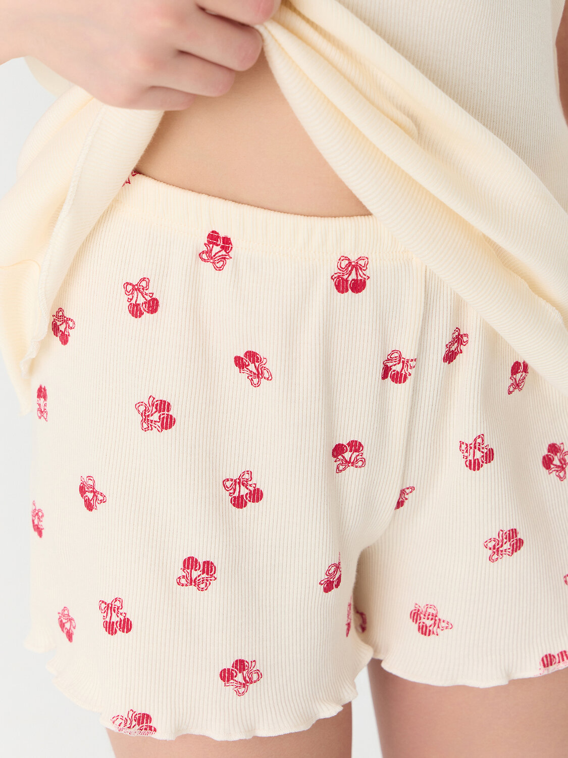 MARK FORMELLE Комплект 577055 567739 св.молочный +вишенки на св.молочном