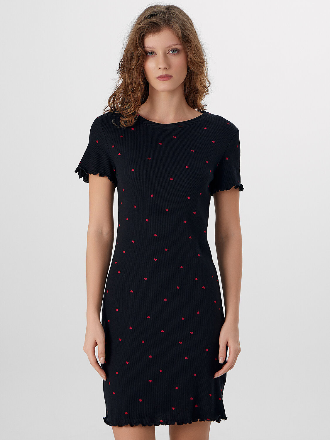 MARK FORMELLE Сорочка 577174 572405 сердечки на черном