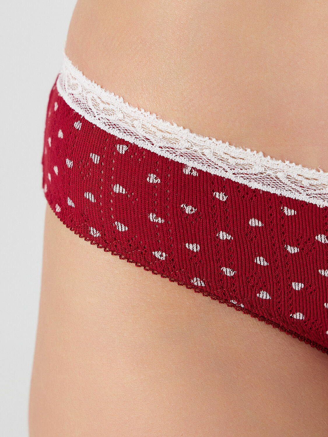 MARK FORMELLE Трусы 577201 412661 сердечки на т.красном