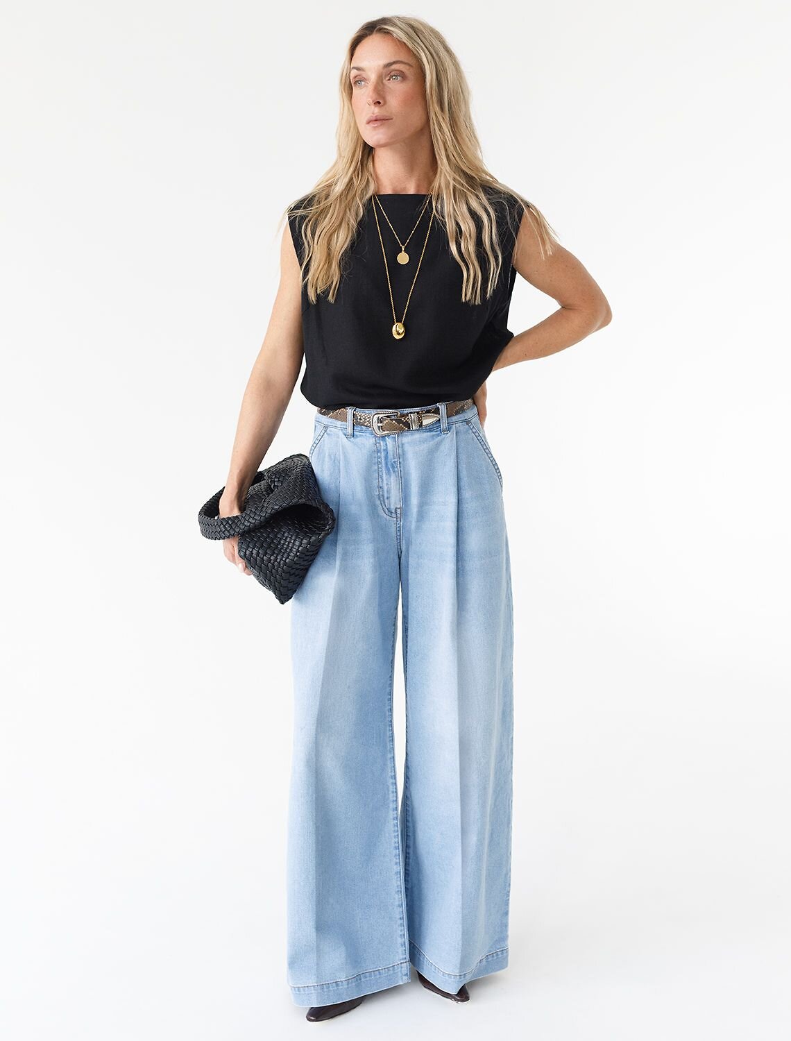 VILATTE Джинсы 577473 D54.307 голубой