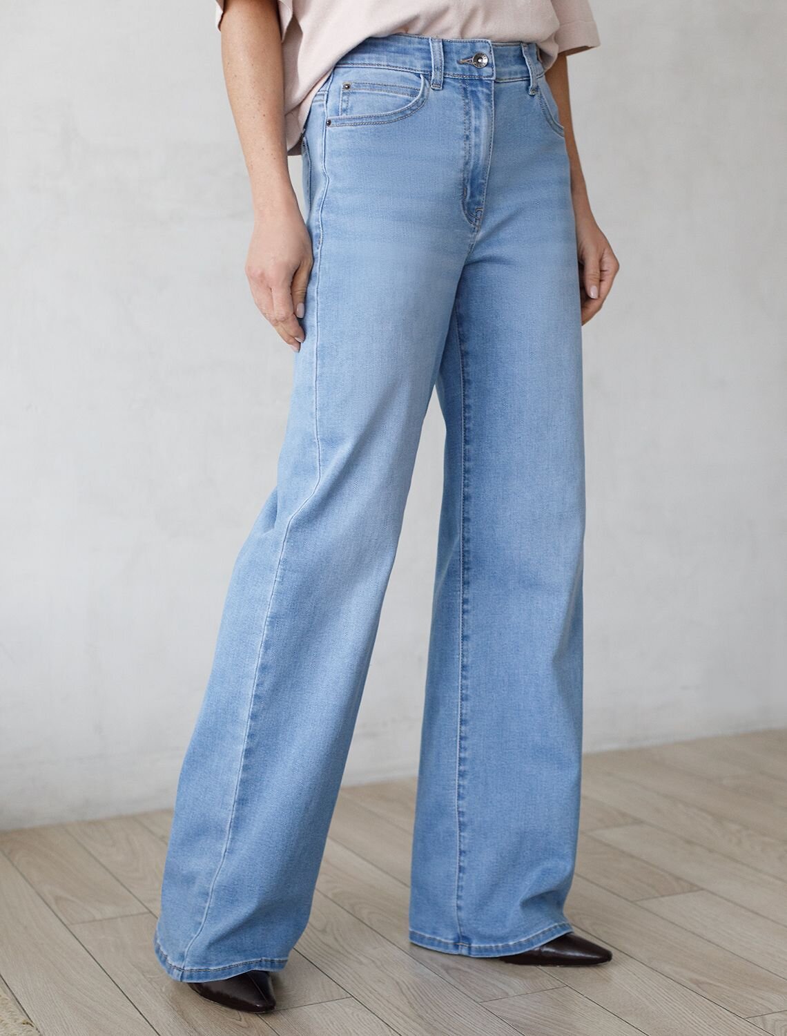 VILATTE Джинсы 577485 D54.315 голубой