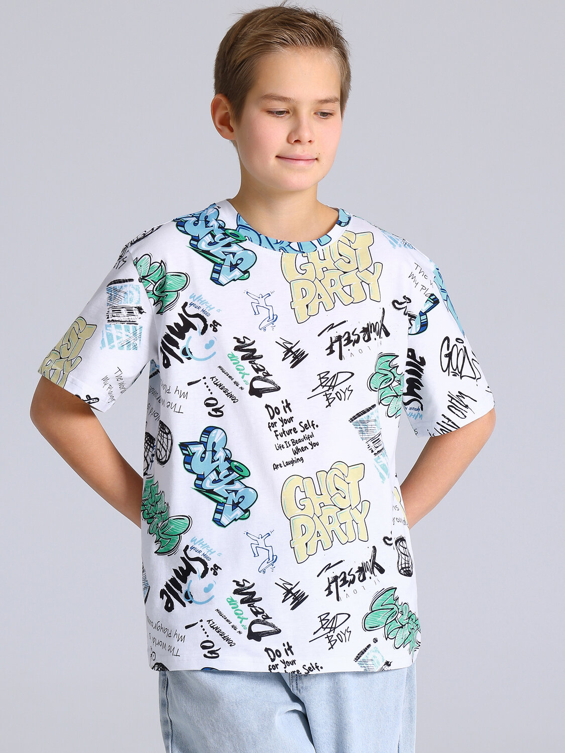 Апрель Футболка 577565 1ПДФК5029001н голубые граффити на белом