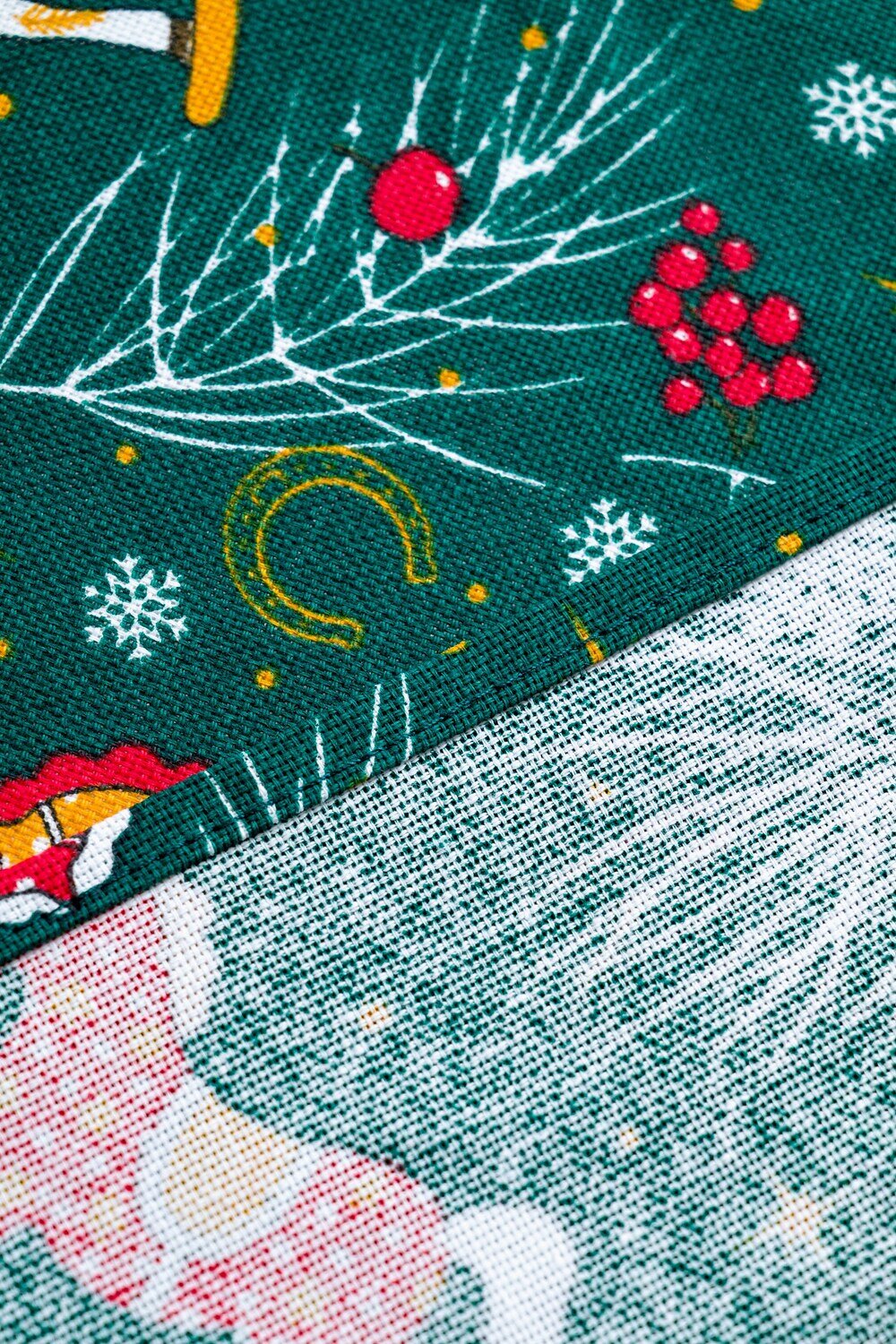 Натали Скатерть 578530 Скатерть Лошадки зеленый