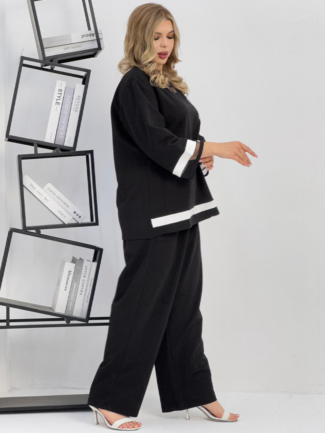 Натали Костюм 578599 52456 черно-белый