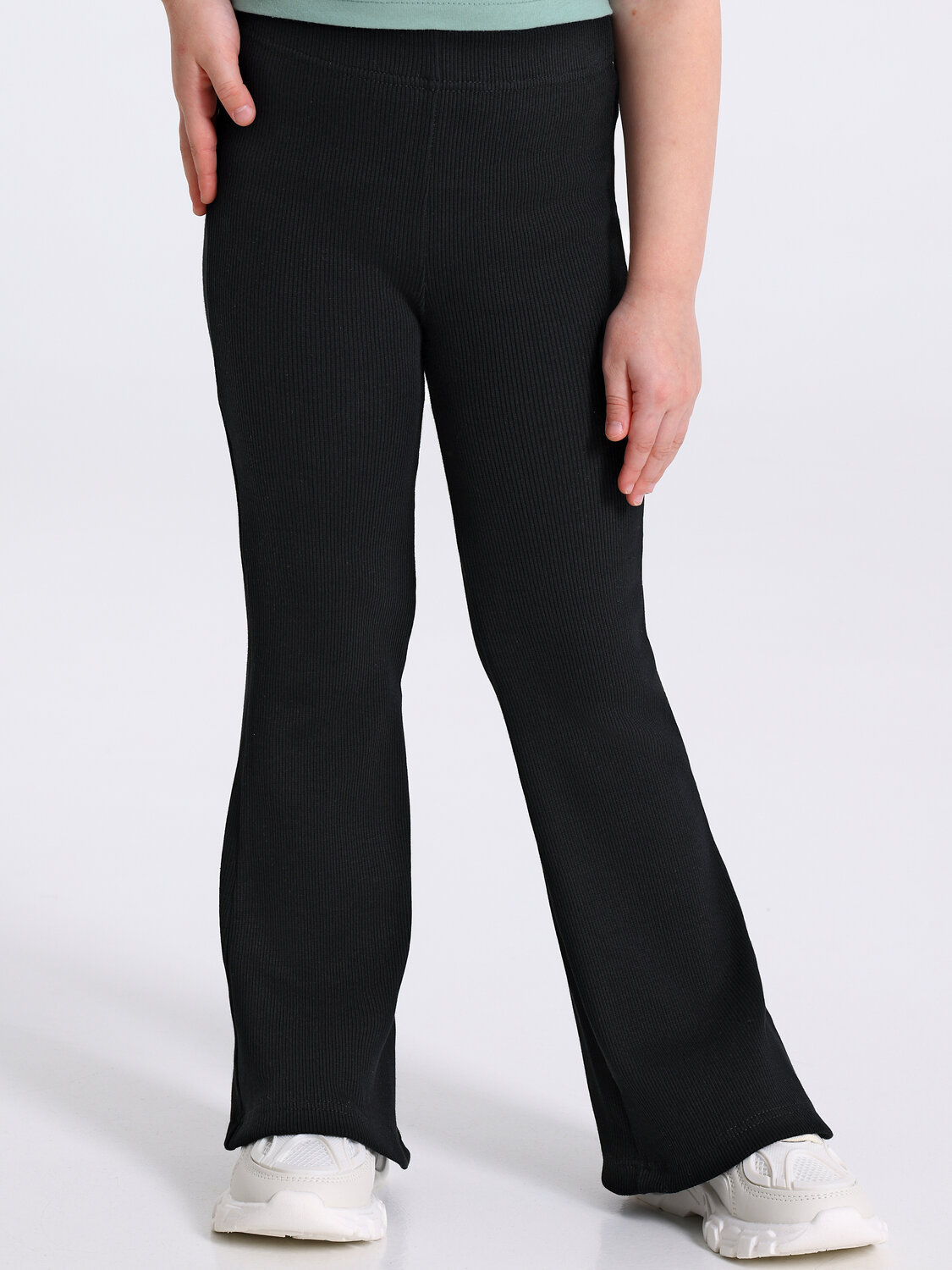 Апрель Комплект 578815 2ДФБ5915023 светло-зеленый+черный