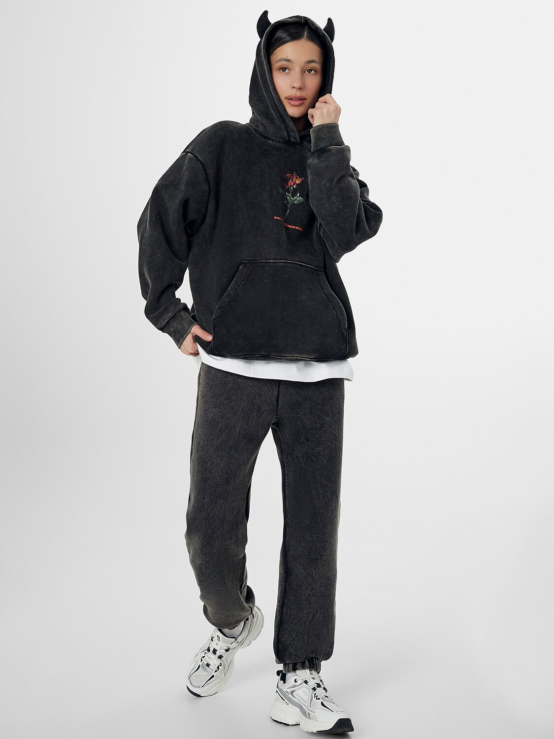 MARK FORMELLE Брюки 578895 382420 ACID WASH на черном