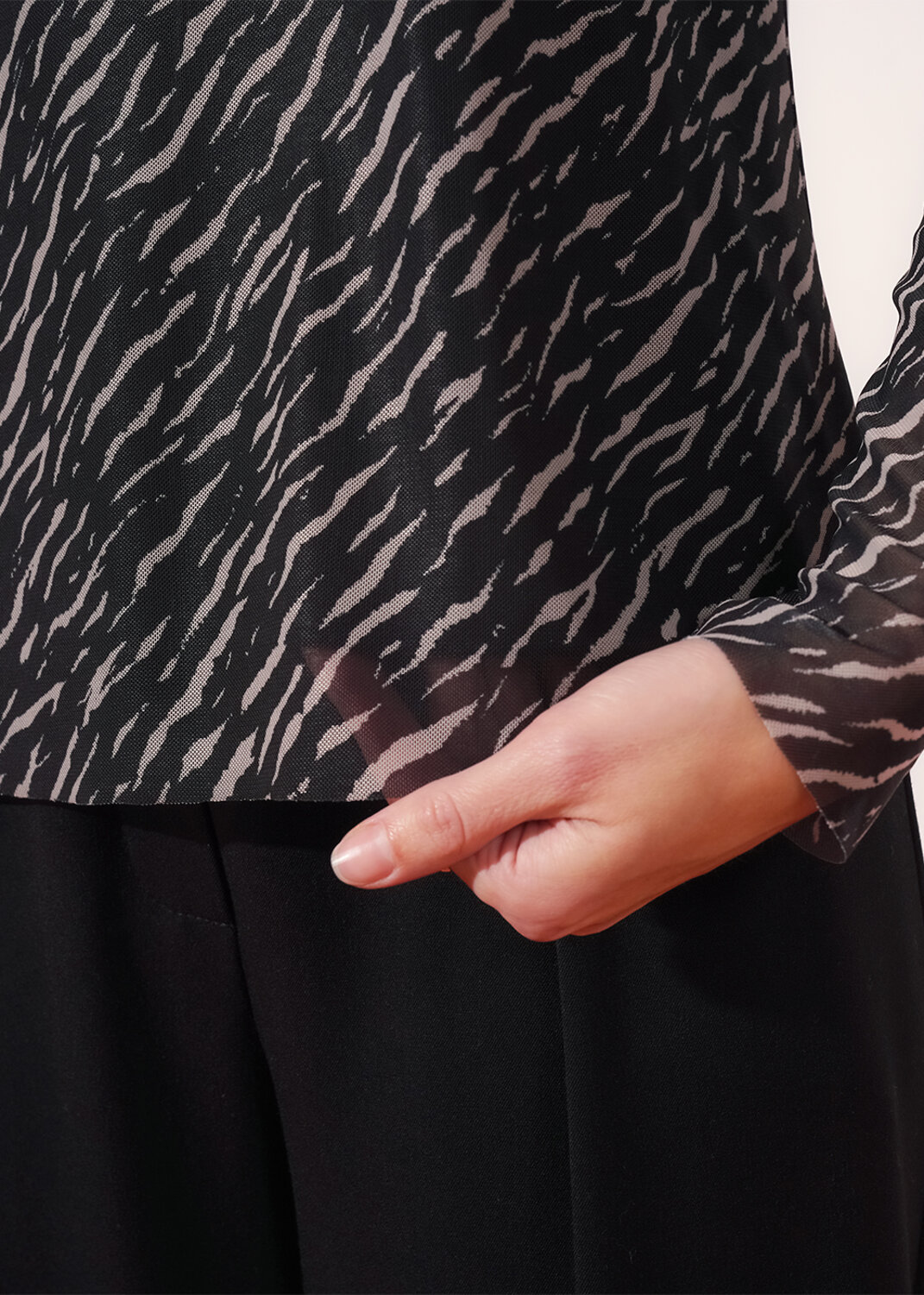 CLEVER Джемпер 579106 267083/196емн чёрный/св.бежевый