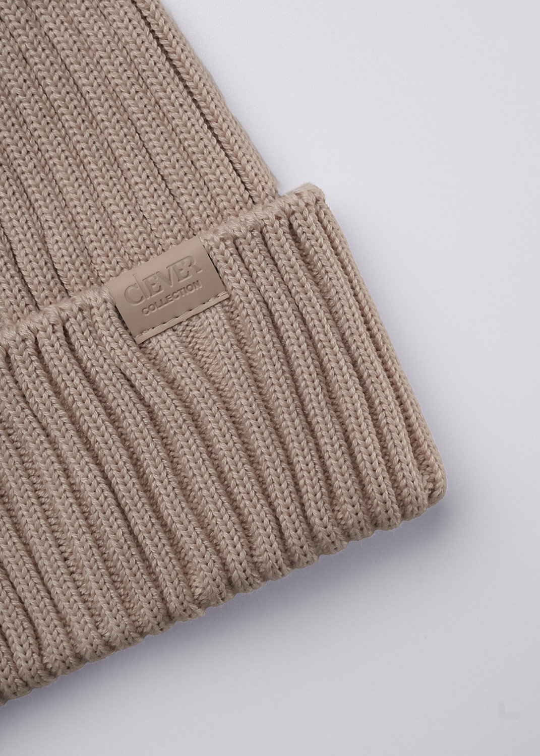CLEVER Шапка 579322 523480ха св.бежевый