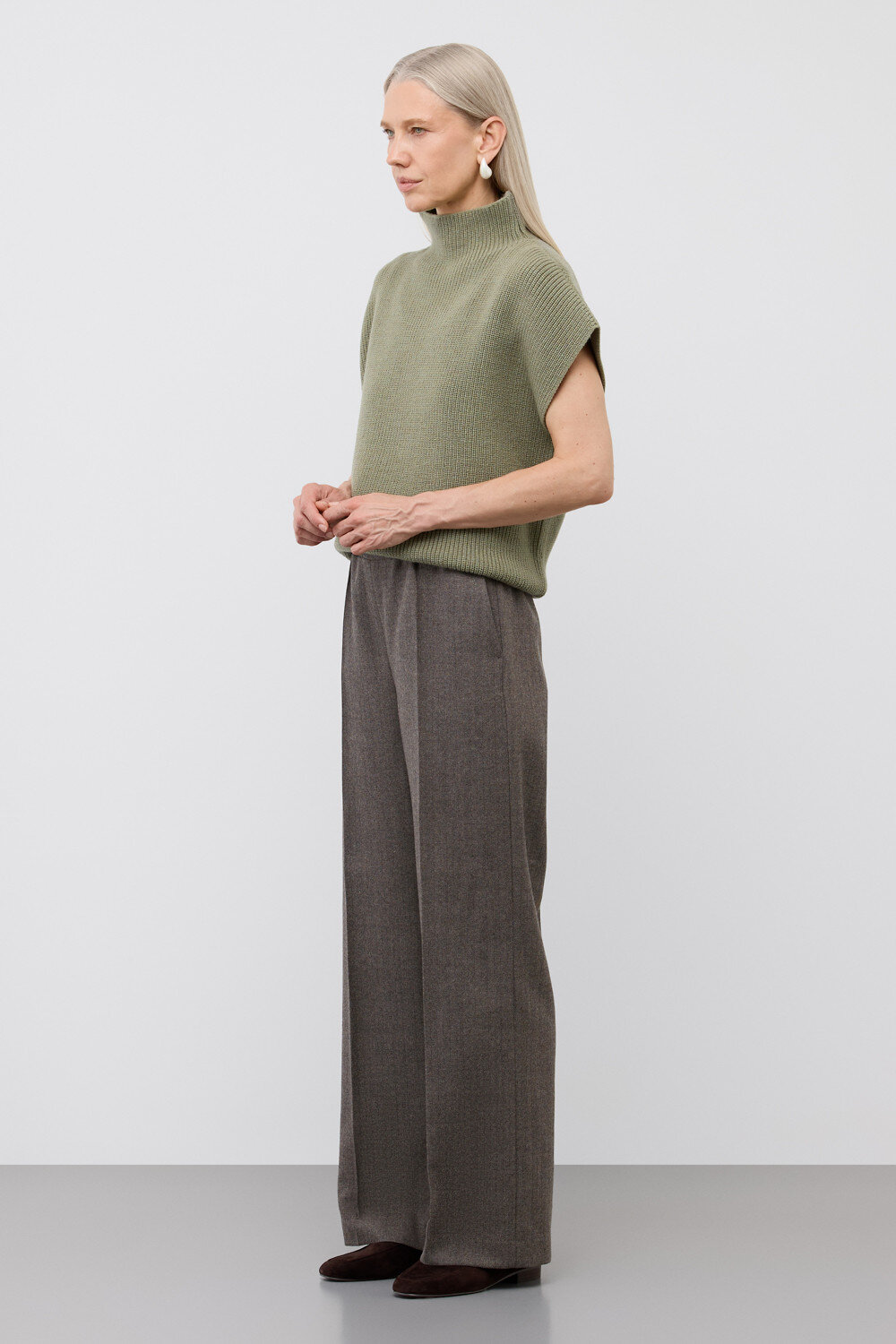 VERY NEAT Жилет 579395 ЕВ 30235/ш хаки