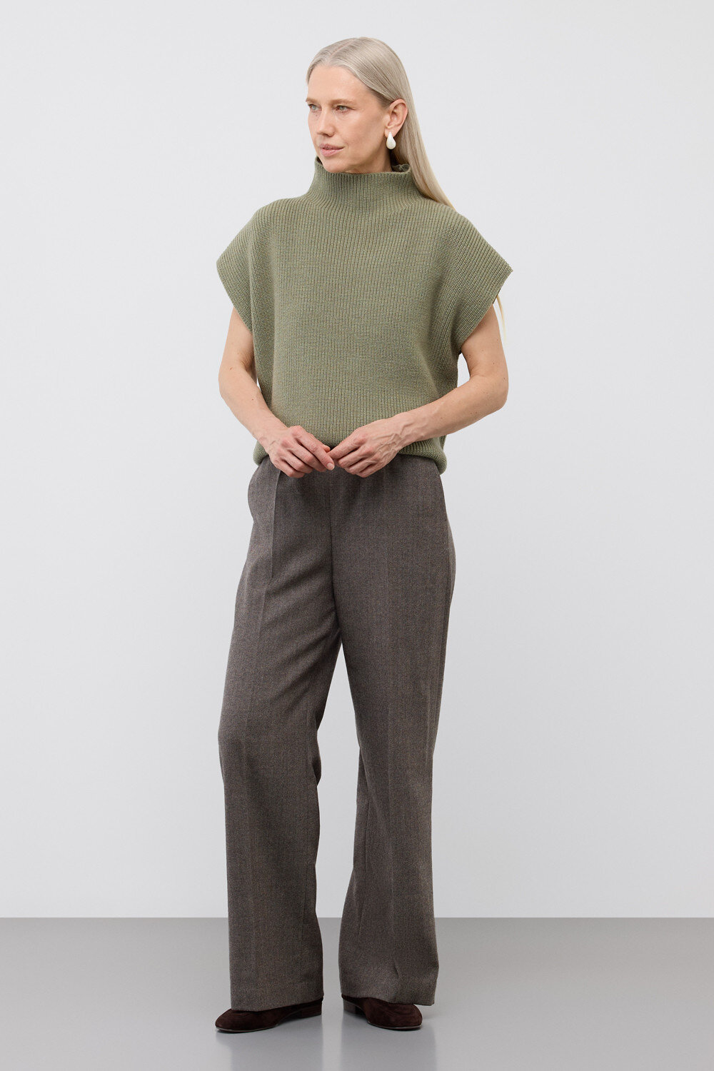 VERY NEAT Жилет 579395 ЕВ 30235/ш хаки