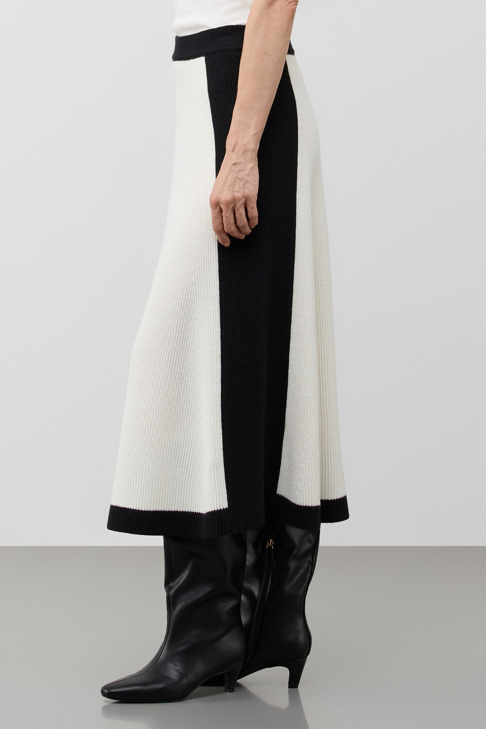 VERY NEAT Юбка 579399 ЕВ 742/ш сливки2