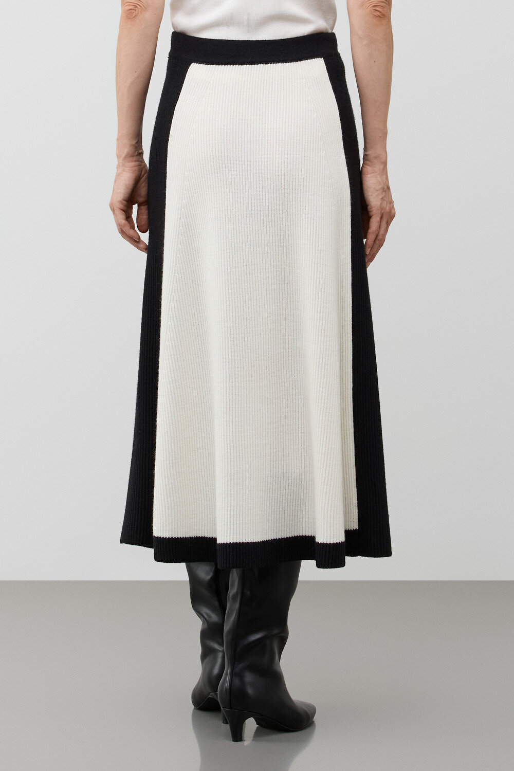 VERY NEAT Юбка 579399 ЕВ 742/ш сливки2