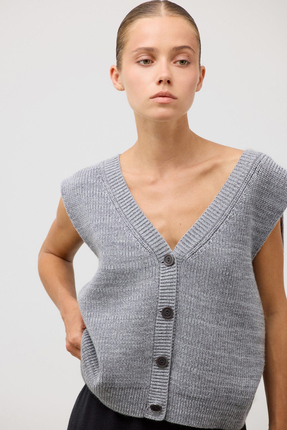 VERY NEAT Жилет 579405 ЕВ 30260/ш серый