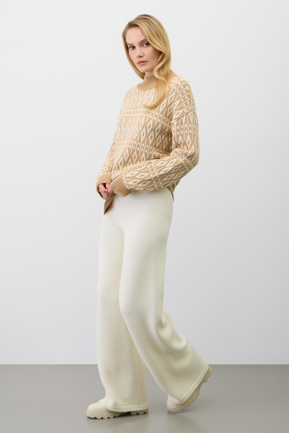 VERY NEAT Брюки 579408 ЕВ 452/ш бежевый