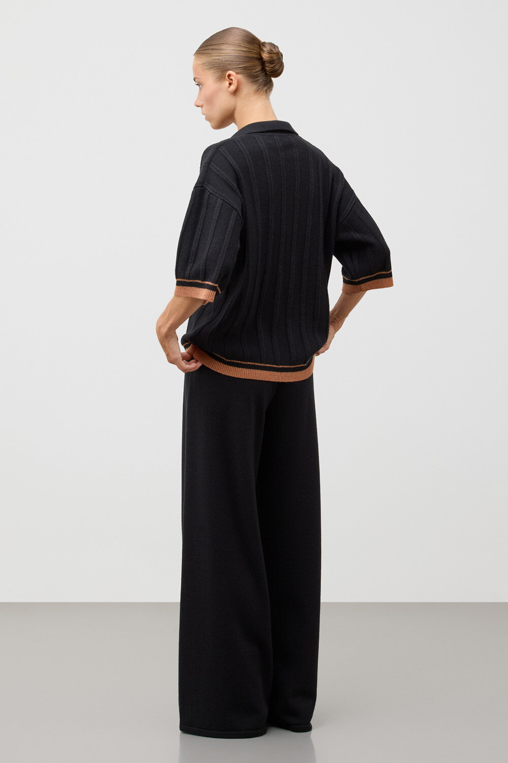 VERY NEAT Джемпер 579411 ЕВ 30224/ш черный