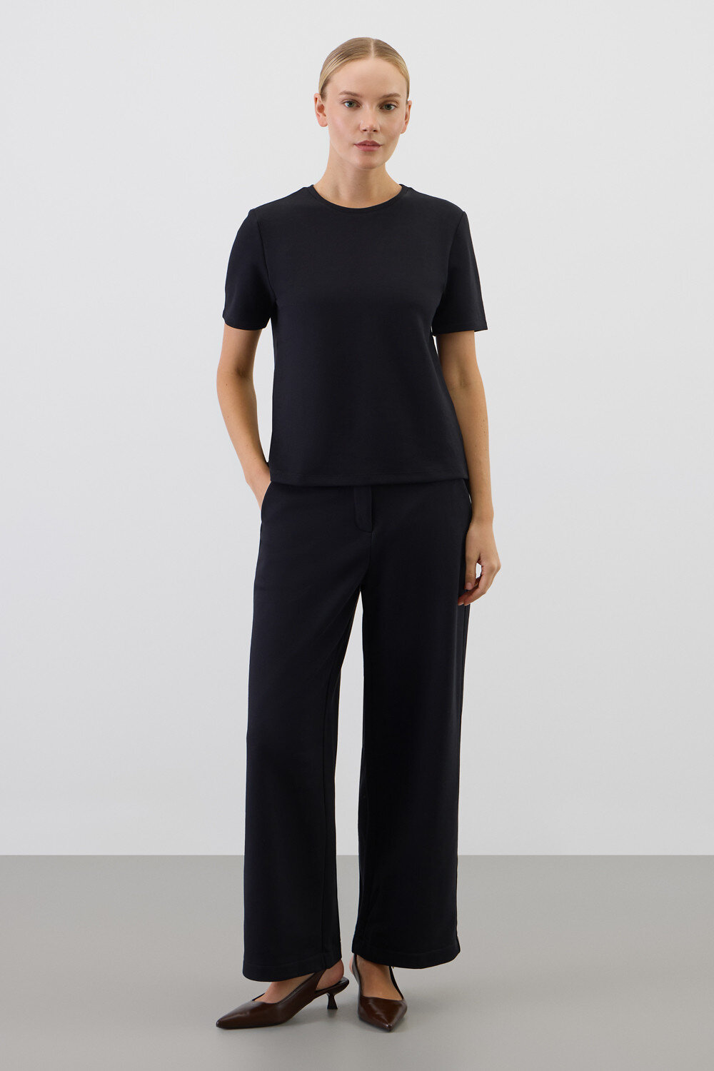 VERY NEAT Брюки 579412 ЕВТ 4155 черный