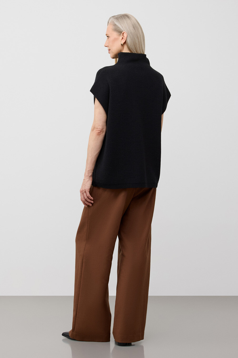 VERY NEAT Жилет 579415 ЕВ 30235/ш черный