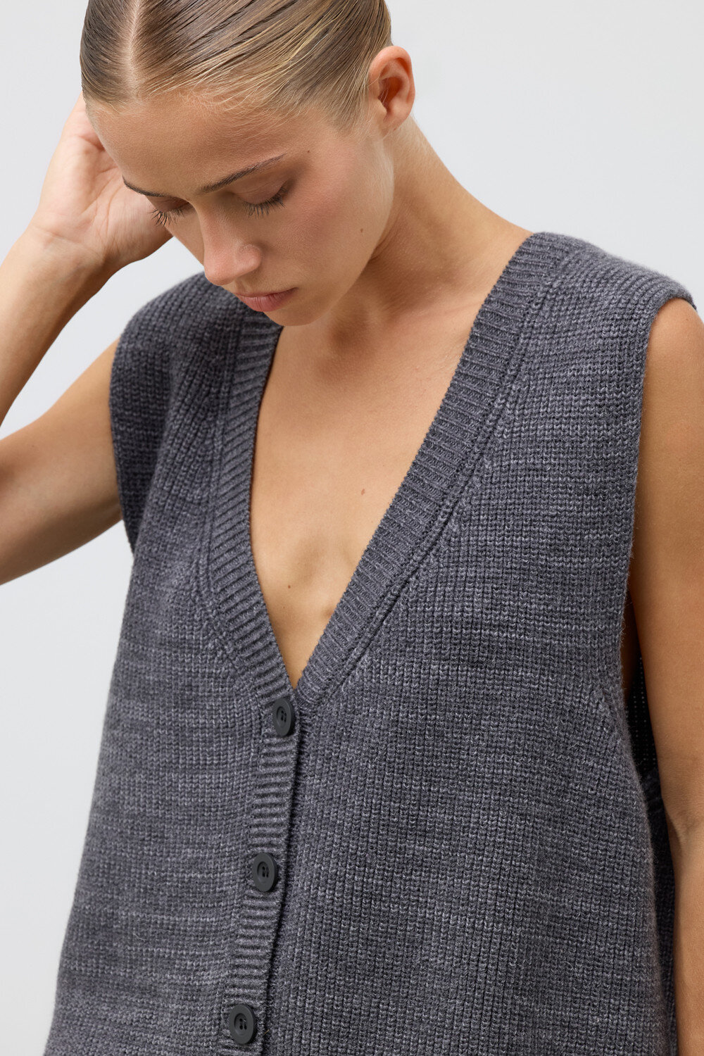 VERY NEAT Жилет 579420 ЕВ 30260/ш темно-серый