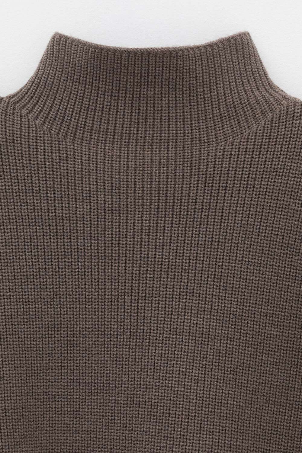 VERY NEAT Жилет 579456 ЕВ 30235/ш коричневый