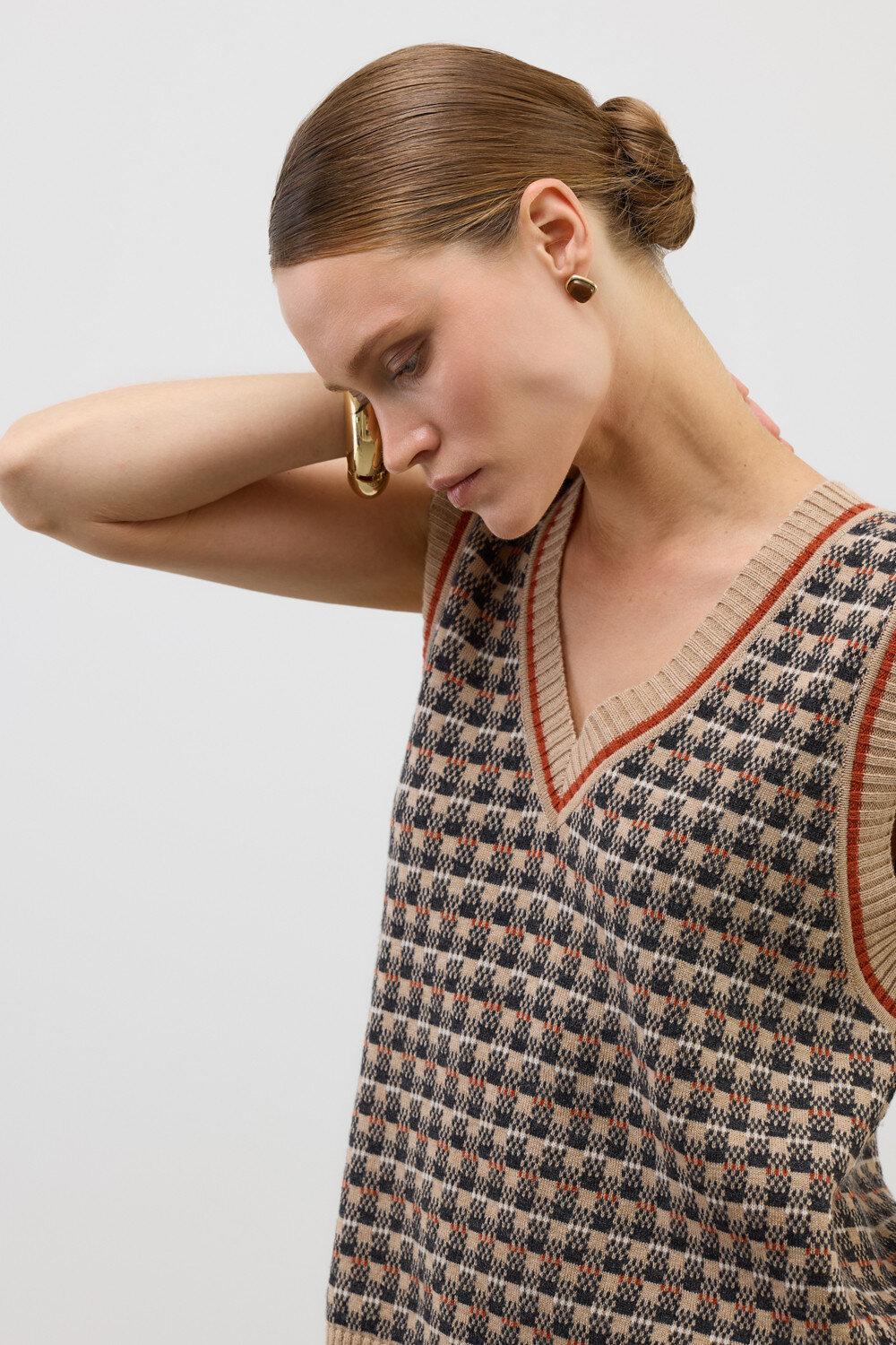 VERY NEAT Жилет 579457 ЕВ 30248/ш бежевый