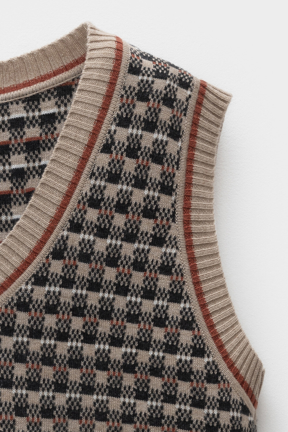 VERY NEAT Жилет 579457 ЕВ 30248/ш бежевый