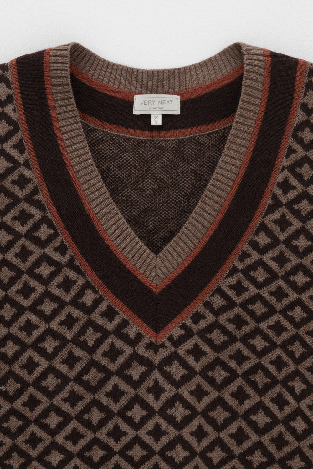 VERY NEAT Жилет 579465 ЕВ 30237/ш коричневый