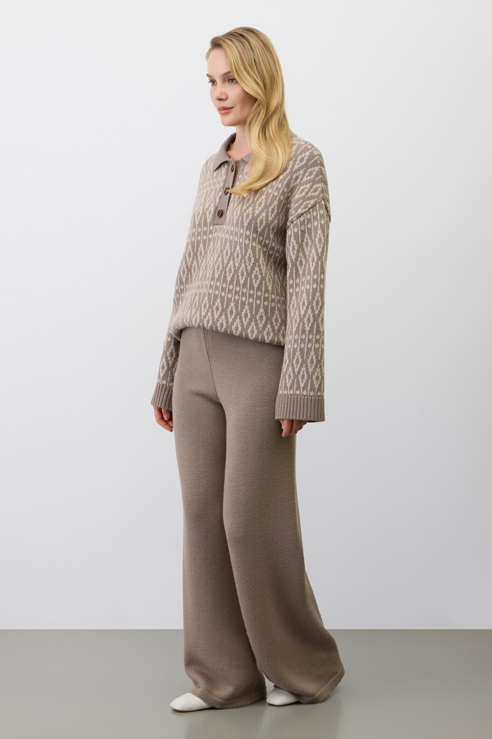 VERY NEAT Джемпер 579538 ЕВ 30244/ш коричневый