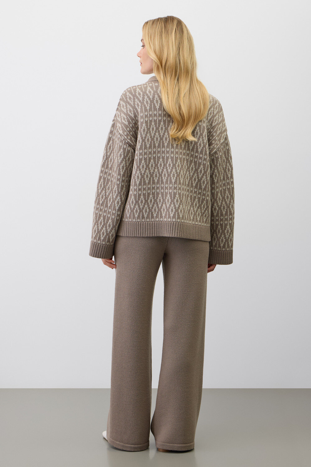 VERY NEAT Джемпер 579538 ЕВ 30244/ш коричневый