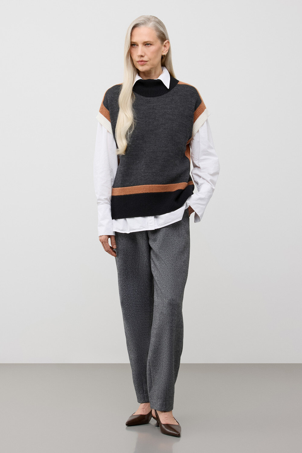 VERY NEAT Жилет 579539 ЕВ 30275/ш серый