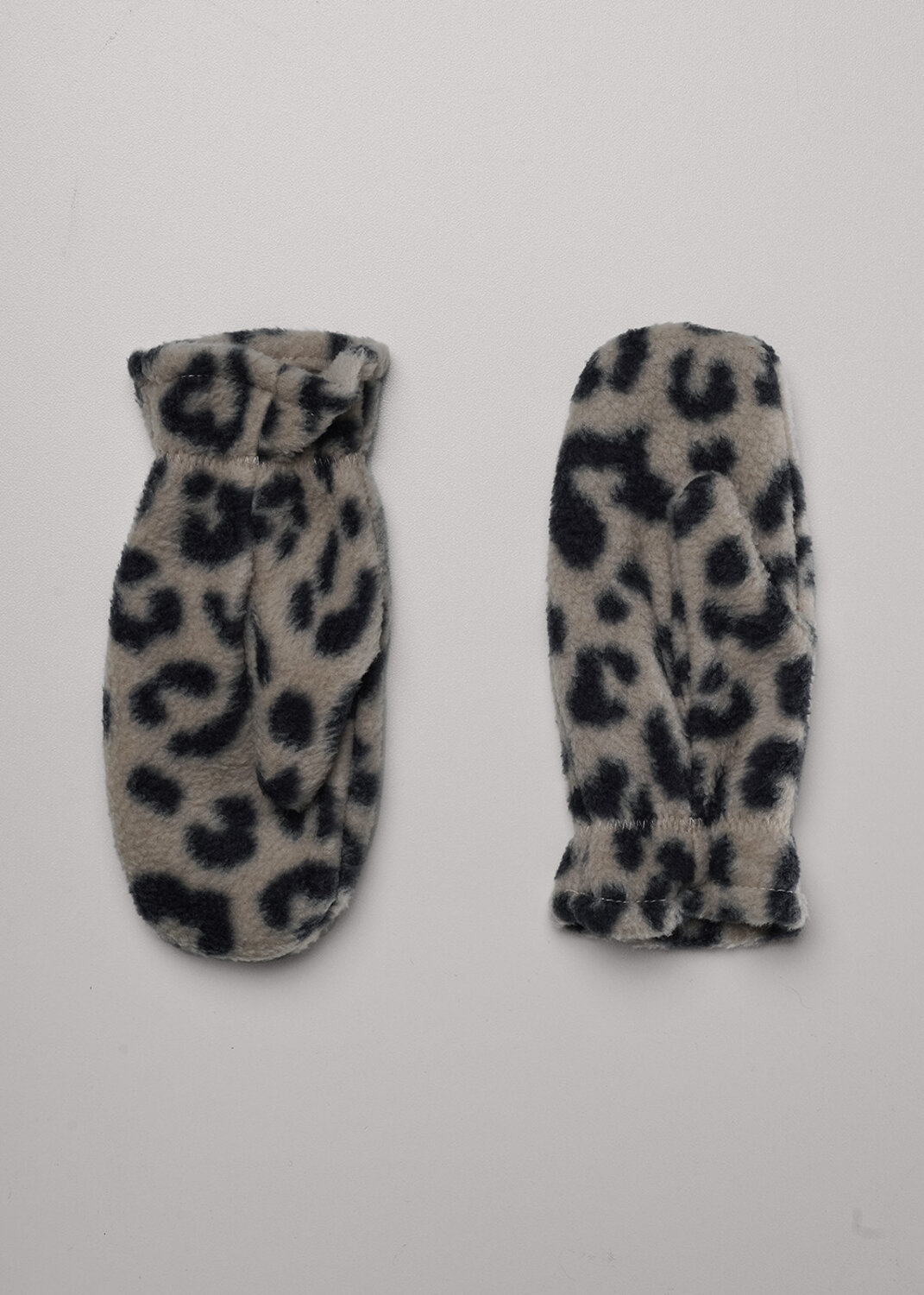 CLEVER Варежки 579551 425978лн бежевый/т.серый