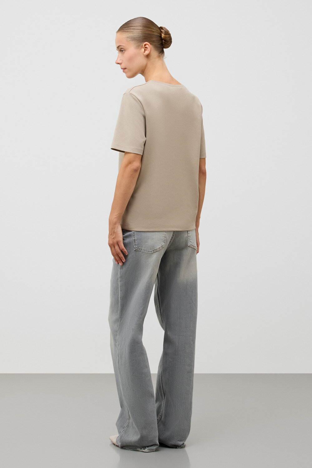 VERY NEAT Футболка 579558 ЕВТ 3283 бежевый