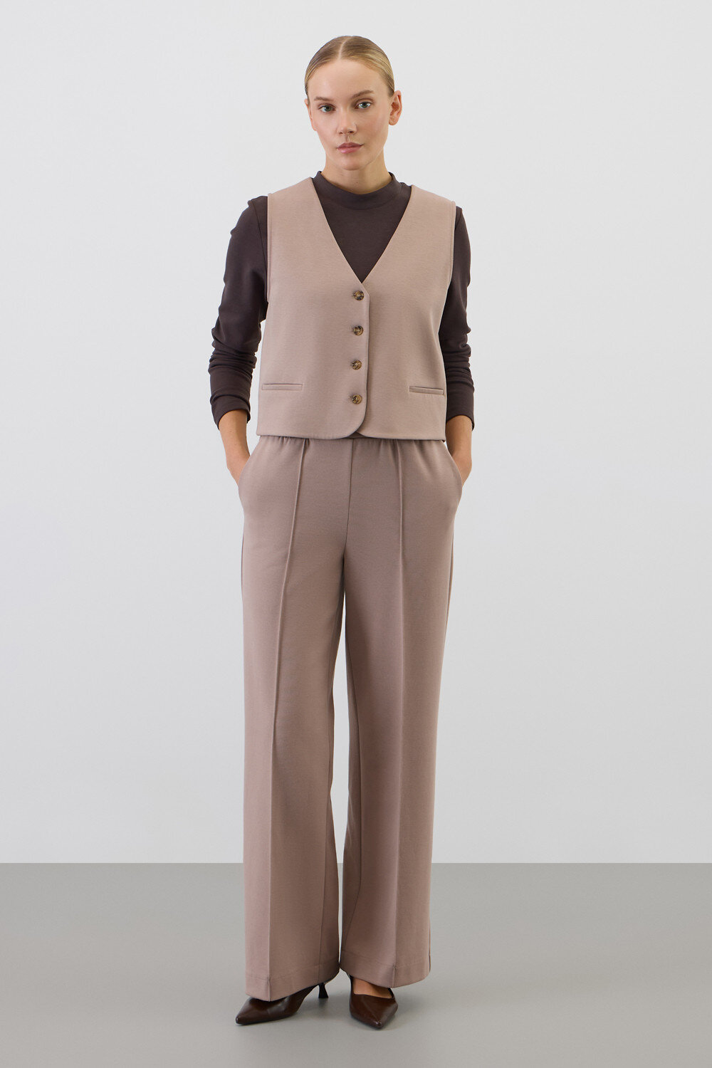 VERY NEAT Жилет 579573 ЕВТ 3350 бежевый